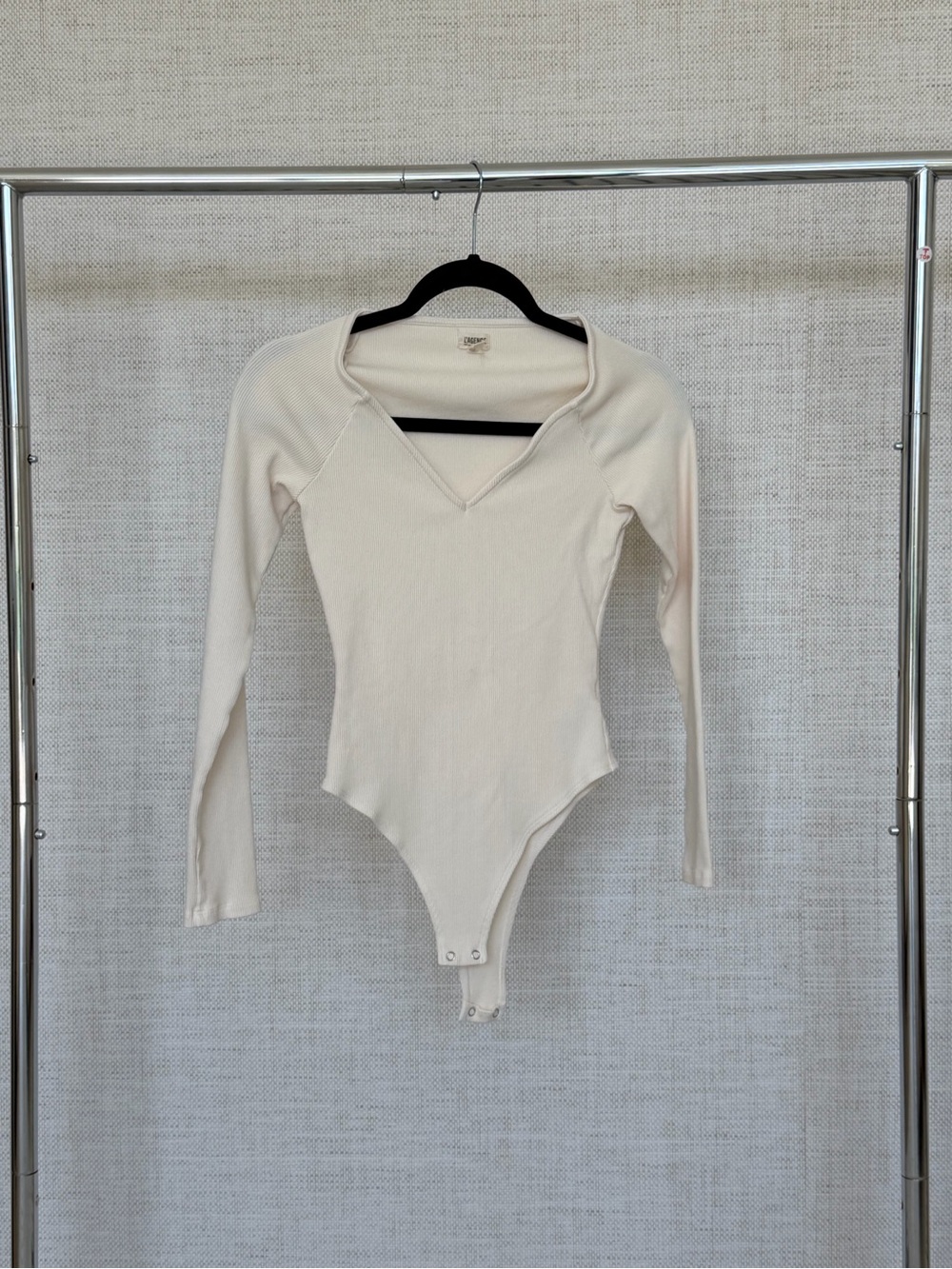 L'AGENCE Cream Ribbed V-Neck Bodysuit